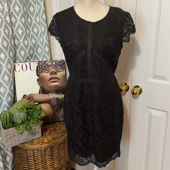 Beautiful Black Lace Dress with Sheer Panel /Large - Picture 2 of 11